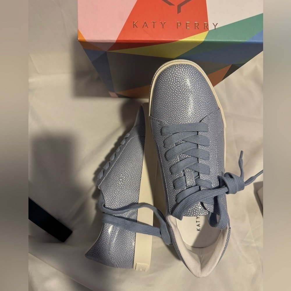 Katy Perry sneaker